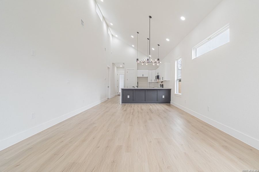 Spacious, unfurnished interior of a new home in , San Antonio (Image 13).