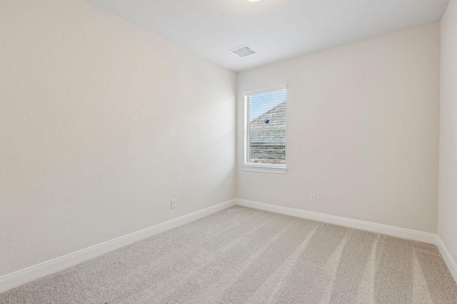 Spacious, unfurnished interior of a new home in 6 Creeks, Kyle (Image 27).