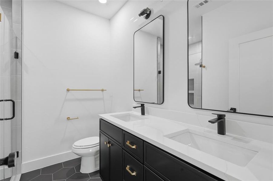 Furnished interior view inside a new home in , Dallas (Image 11).