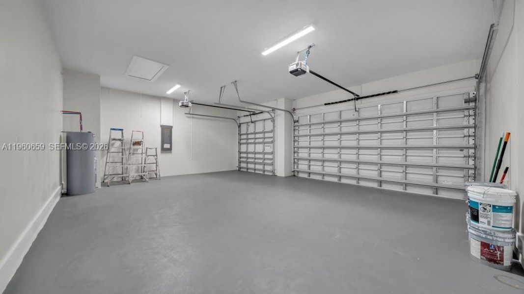 Spacious, unfurnished interior of a new home in , Cape Coral (Image 26). Spacious, unfurnished interior of a new home in , Cape Coral (Image 26).