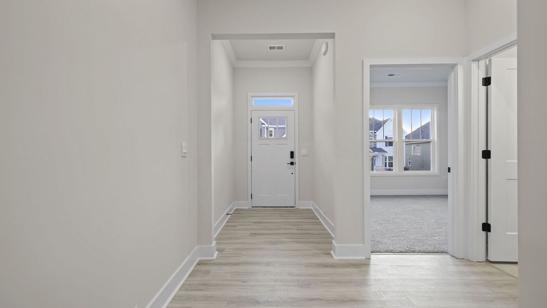Spacious, unfurnished interior of a new home in Seven Oaks, Greenwood (Image 14).