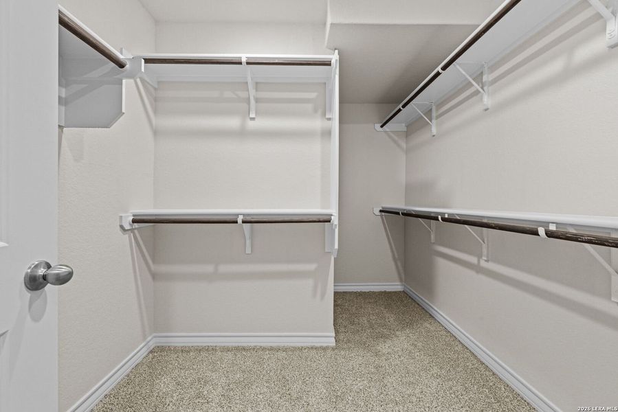 Spacious, unfurnished interior of a new home in Stonehill, San Antonio (Image 23).