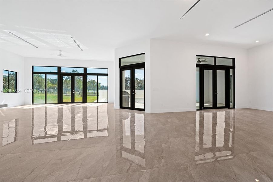 Spacious, unfurnished interior of a new home in , Davie (Image 19).