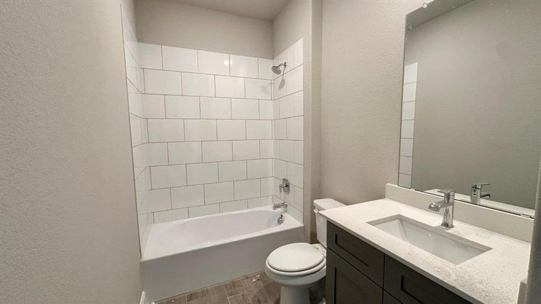 Furnished interior view inside a new home in Rock Creek Ranch, Fort Worth (Image 8). Furnished interior view inside a new home in Rock Creek Ranch, Fort Worth (Image 8).