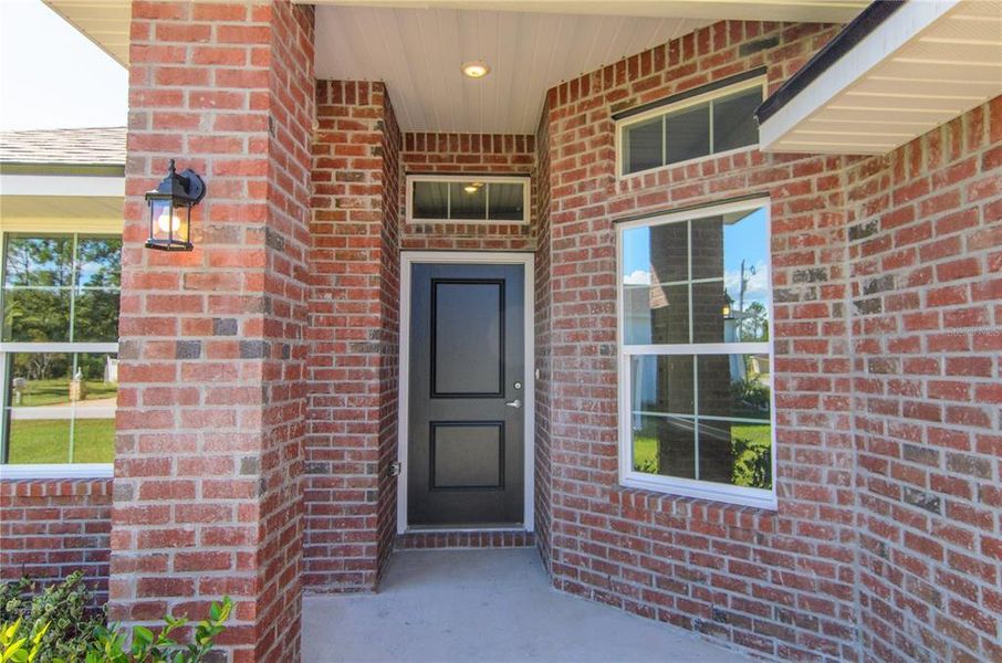 Exterior details and patio area of a home in , Palm Coast (Image 4).