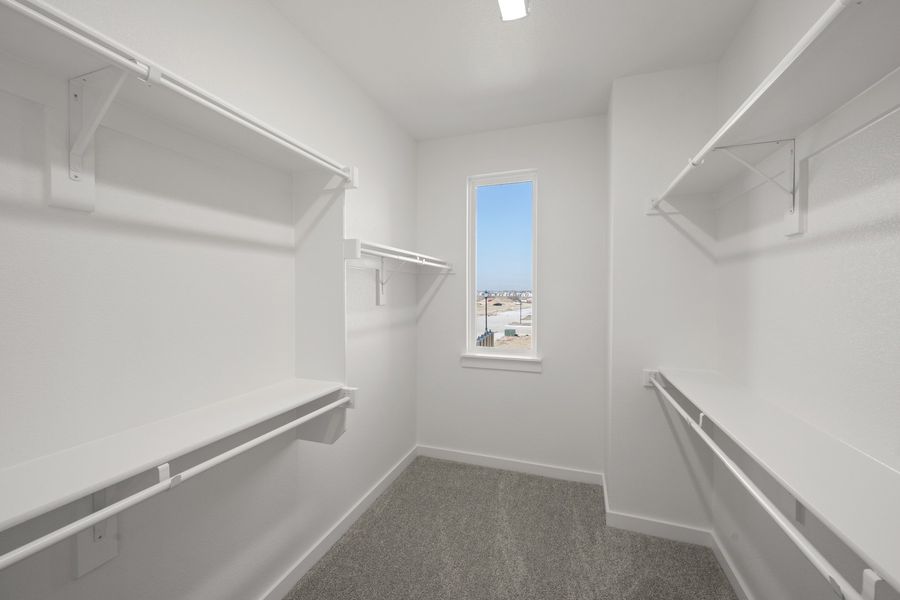 Spacious, unfurnished interior of a new home in Wildridge, Oak Point (Image 22).