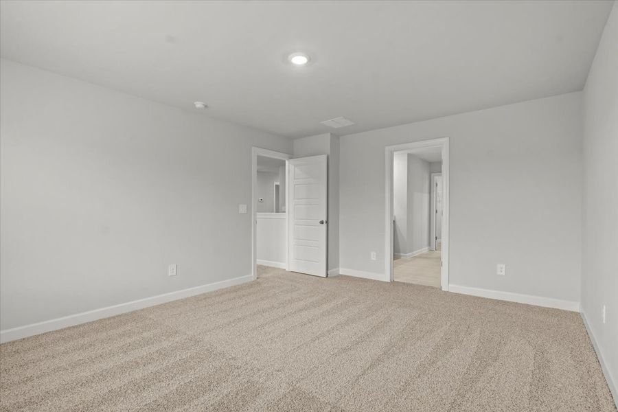 Spacious, unfurnished interior of a new home in Chatham Forest, Duncan (Image 29).