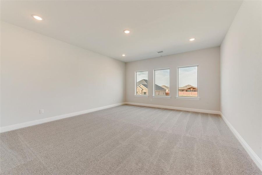 Spacious, unfurnished interior of a new home in Villages of Creekwood, Frisco (Image 32).