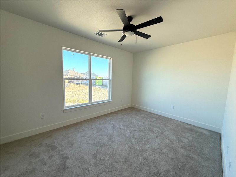 Spacious, unfurnished interior of a new home in , Salado (Image 16).