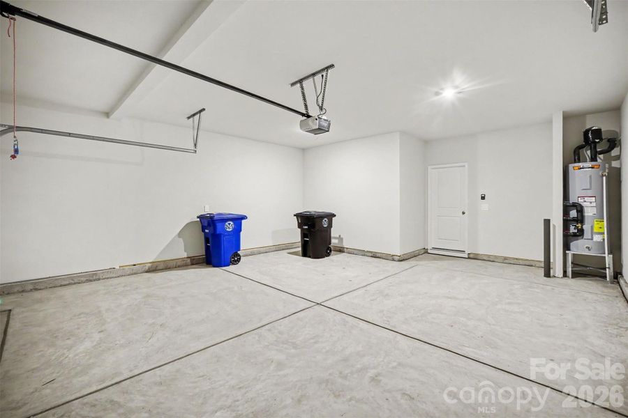 Spacious, unfurnished interior of a new home in Shepherds Landing, Mooresville (Image 16).