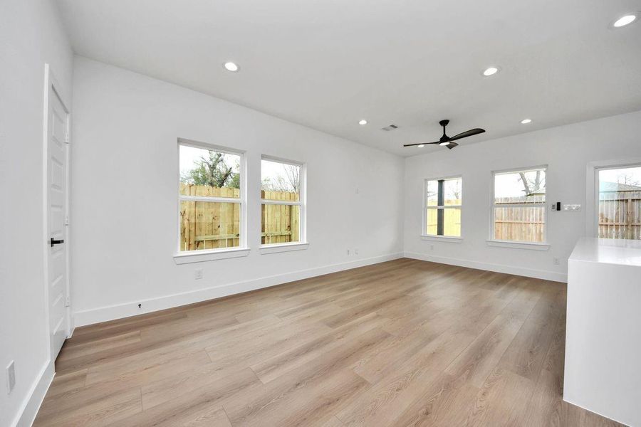 Spacious, unfurnished interior of a new home in , Houston (Image 25).