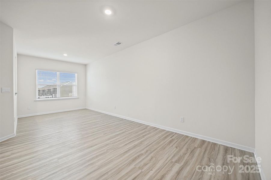 Spacious, unfurnished interior of a new home in , York (Image 18).