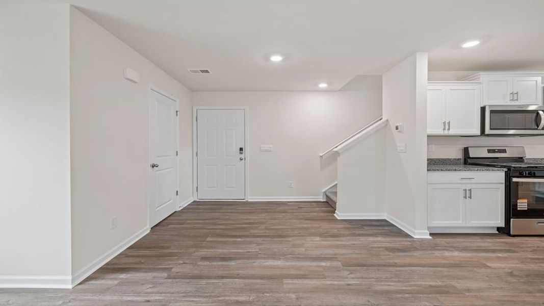 Spacious, unfurnished interior of a new home in Cedar Gap, Fountain Inn (Image 14).