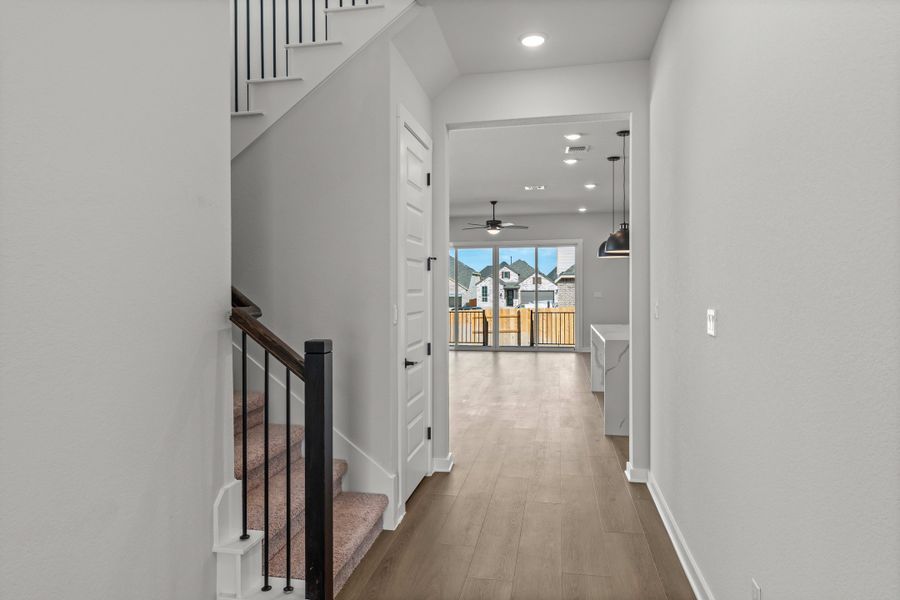 Spacious, unfurnished interior of a new home in Lariat, Liberty Hill (Image 21).
