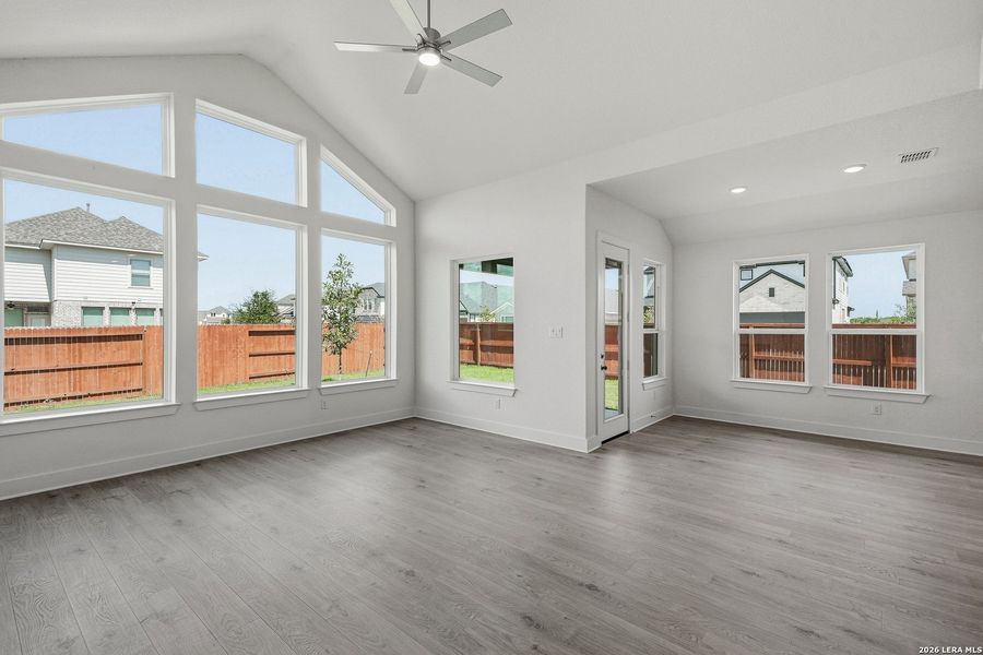 Spacious, unfurnished interior of a new home in Stillwater Ranch, San Antonio (Image 21).