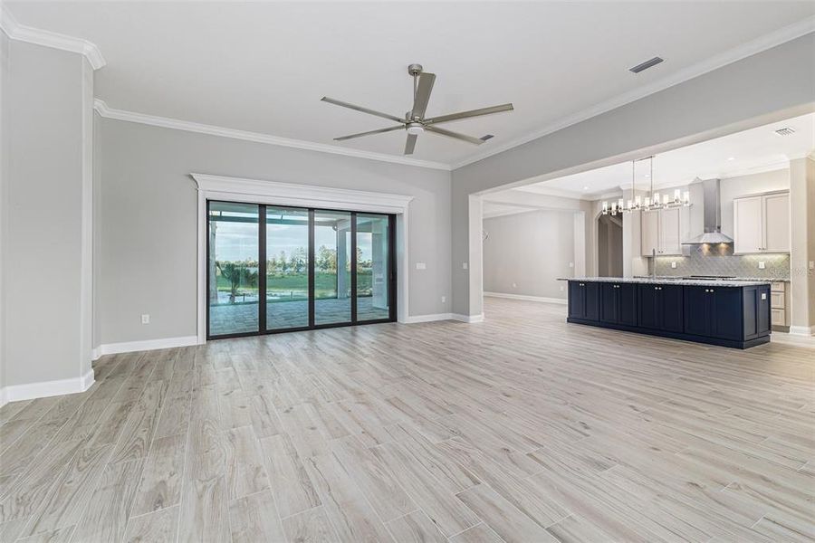 Family room/kitchen combo