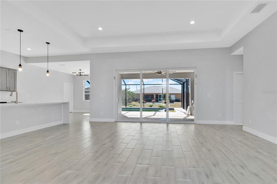 Spacious, unfurnished interior of a new home in , Cape Coral (Image 31).