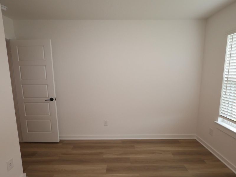 Spacious, unfurnished interior of a new home in Miller's Pond, Rosenberg (Image 35).