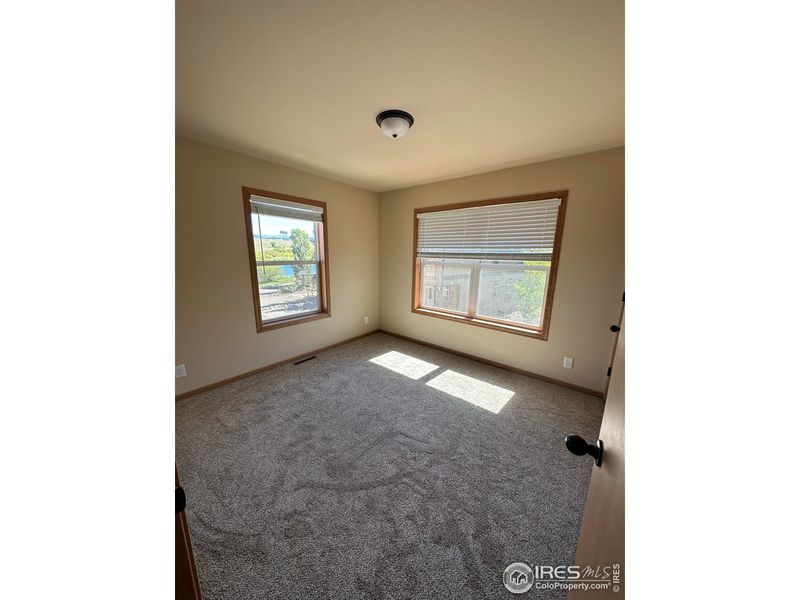 Spacious, unfurnished interior of a new home in , Granby (Image 6).