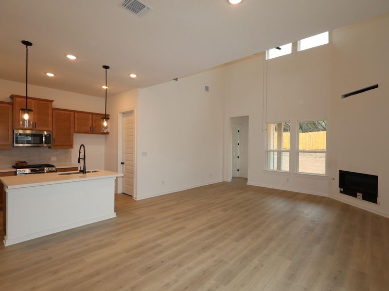 Spacious, unfurnished interior of a new home in Heritage, Dripping Springs (Image 24).