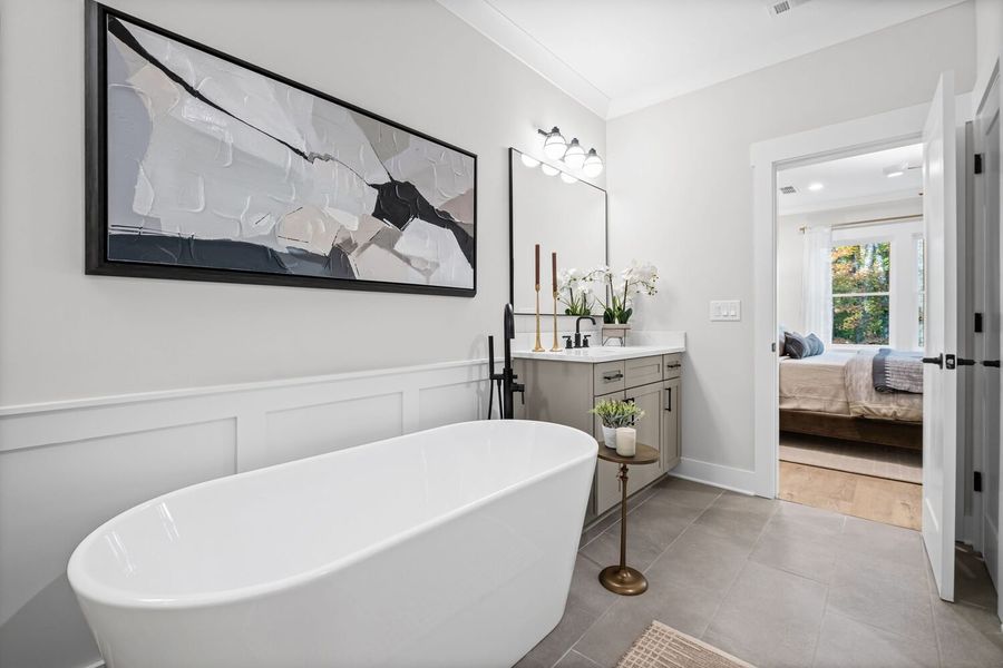 Representative furnished interior of a home built from the The Kennedy by JW Collection in Devin's Shire, Kennesaw (Image 30).