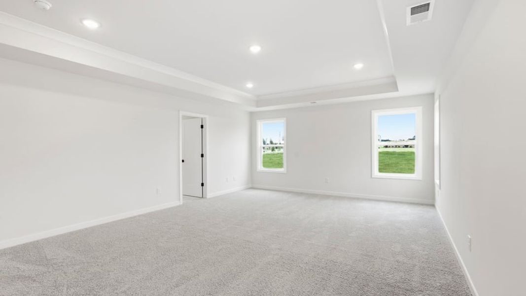 Spacious, unfurnished interior of a new home in Sycamore Cove, Woodruff (Image 36).