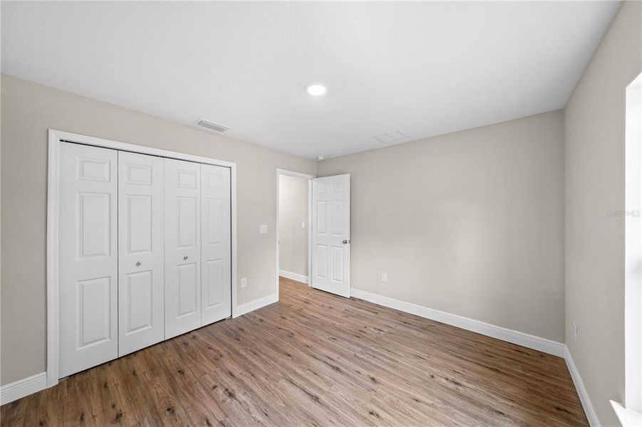 Spacious, unfurnished interior of a new home in , Ocala (Image 32).