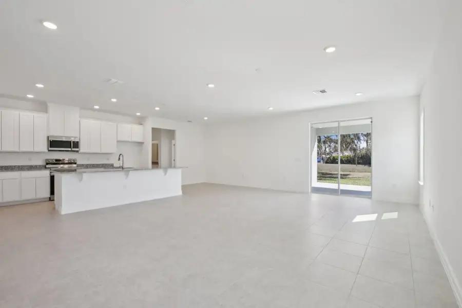 Representative unfurnished interior of a home built from the Melody by Maronda Homes in Englewood, Port Charlotte (Image 15).