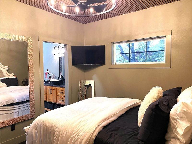 Furnished interior view inside a new home in , Groesbeck (Image 10).
