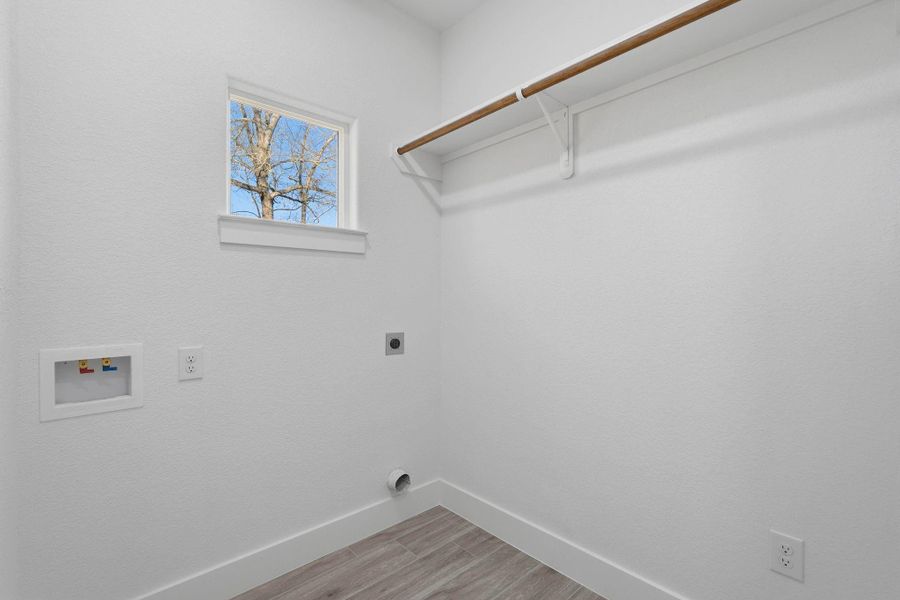 Spacious, unfurnished interior of a new home in , Willis (Image 25).
