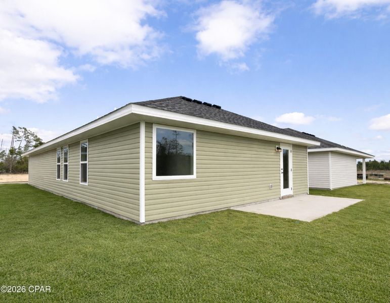 Exterior details and patio area of a home in Fox Glenn, Panama City (Image 4).