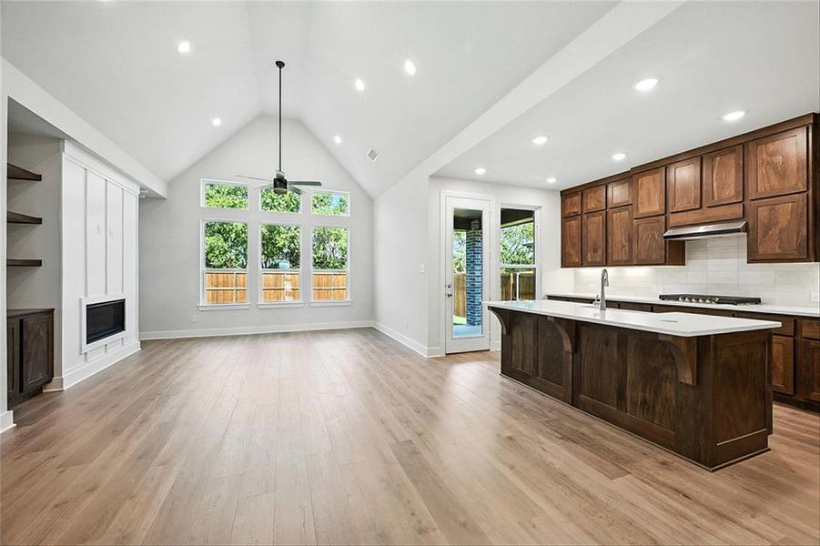 Spacious, unfurnished interior of a new home in Heritage Ranch: 50ft. lots, Sherman (Image 18). Spacious, unfurnished interior of a new home in Heritage Ranch: 50ft. lots, Sherman (Image 18).