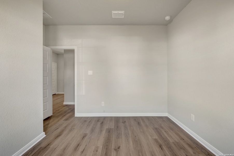 Spacious, unfurnished interior of a new home in Paloma Park, Converse (Image 24).