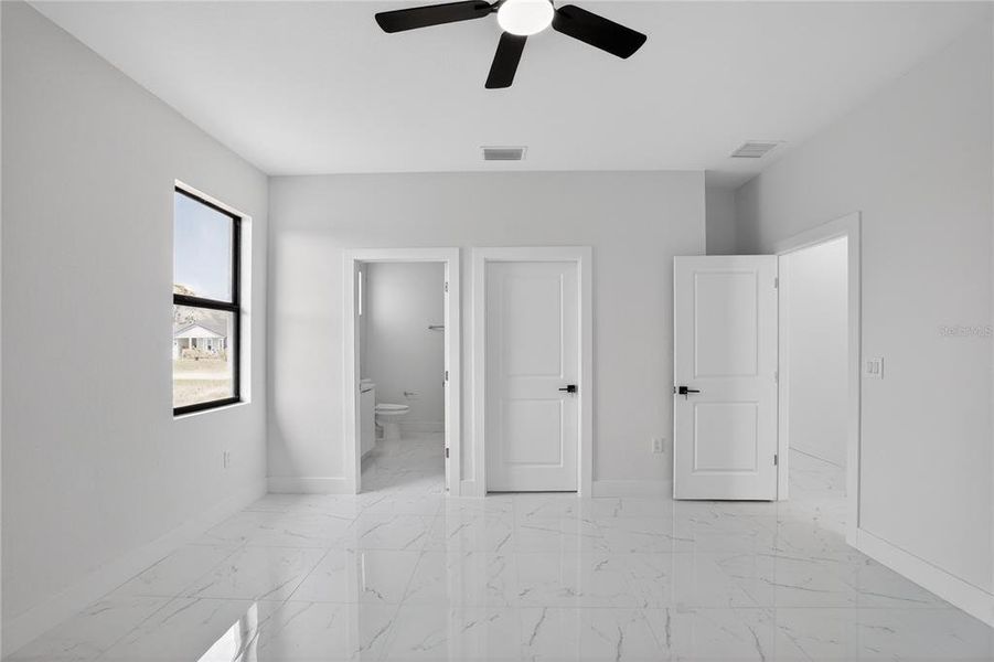 Spacious, unfurnished interior of a new home in , Rotonda West (Image 46).