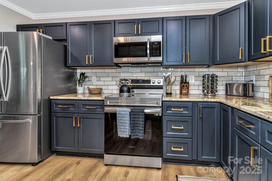 Image 21 of a home in .