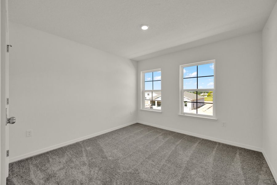 Spacious, unfurnished interior of a new home in Eden Crest, Apopka (Image 24).
