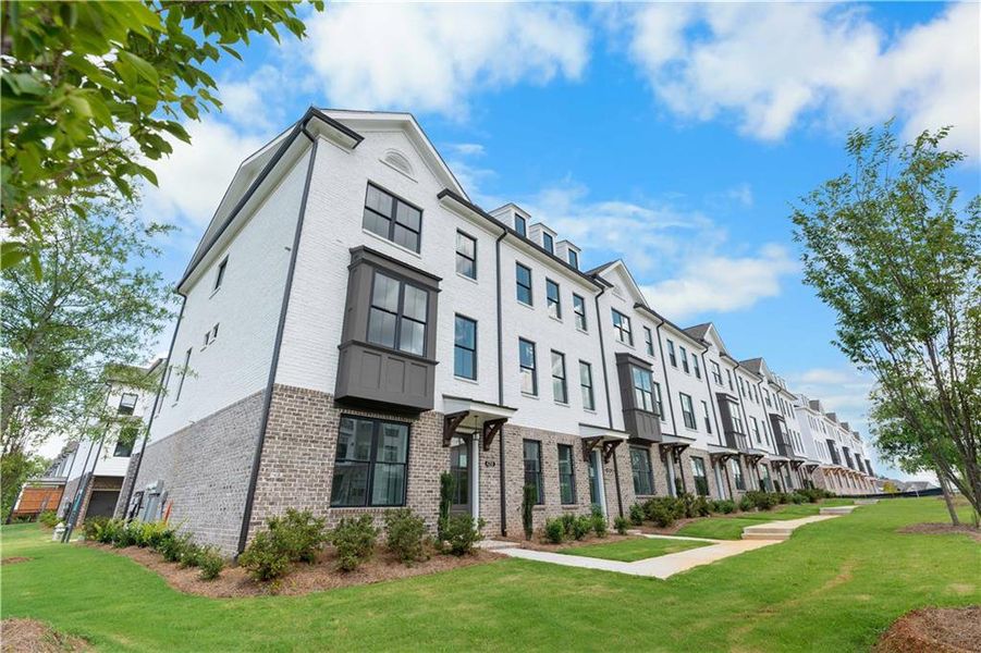 Image 44 of a home in Millcroft Townhomes.