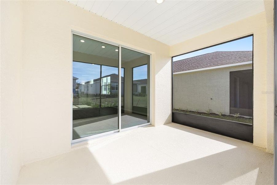 Exterior details and patio area of a home in , Ocala (Image 21).