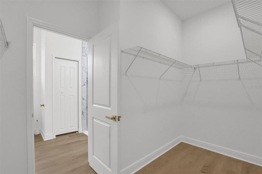 Spacious, unfurnished interior of a new home in , Deland (Image 26).