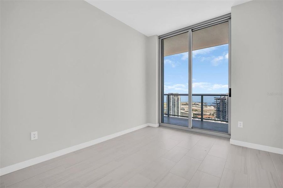 Spacious, unfurnished interior of a new home in , St. Petersburg (Image 65).