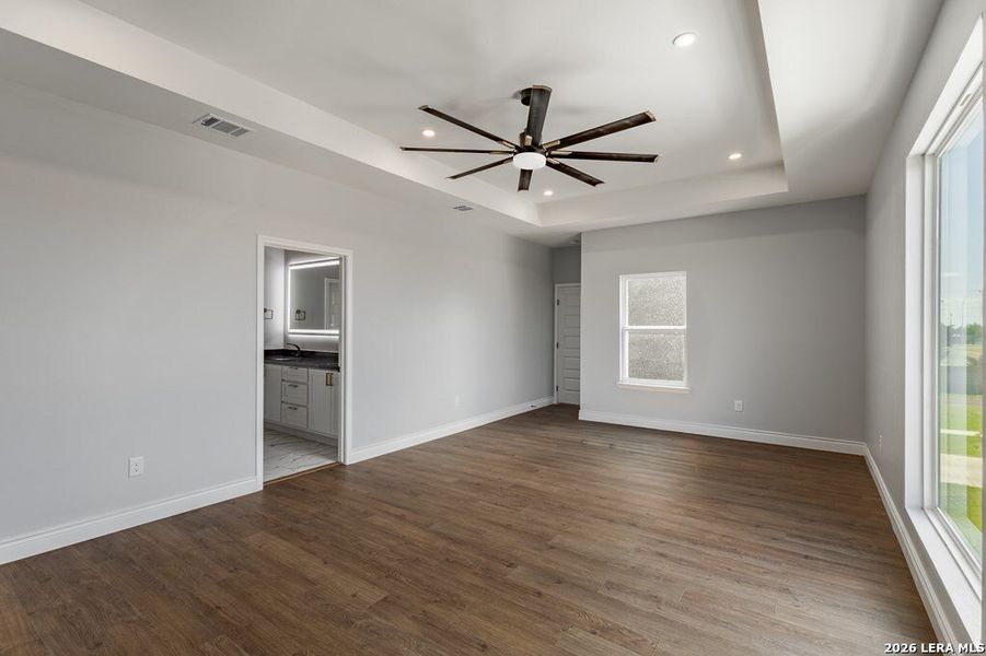 Spacious, unfurnished interior of a new home in , Harlingen (Image 46).