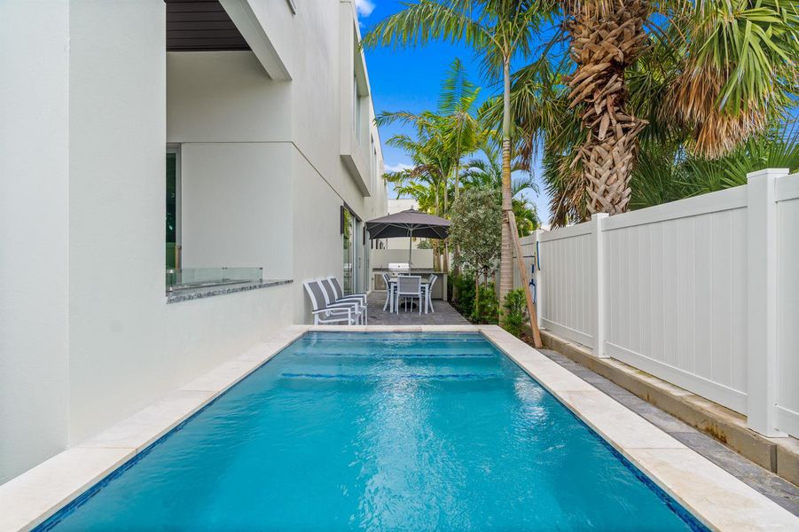 Private plunge pool Private plunge pool