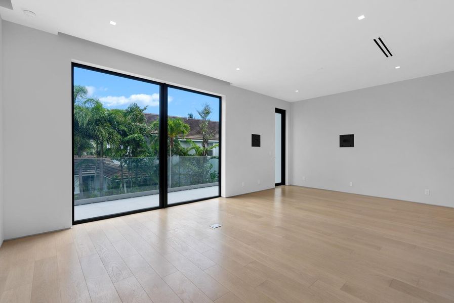 Spacious, unfurnished interior of a new home in , West Palm Beach (Image 36).