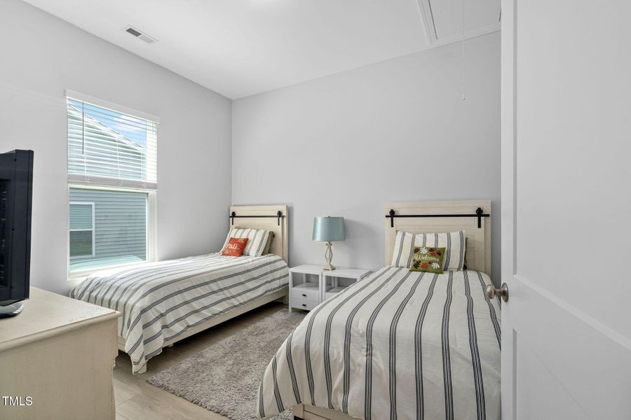 40-web-or-mls-321-falls-village-dr