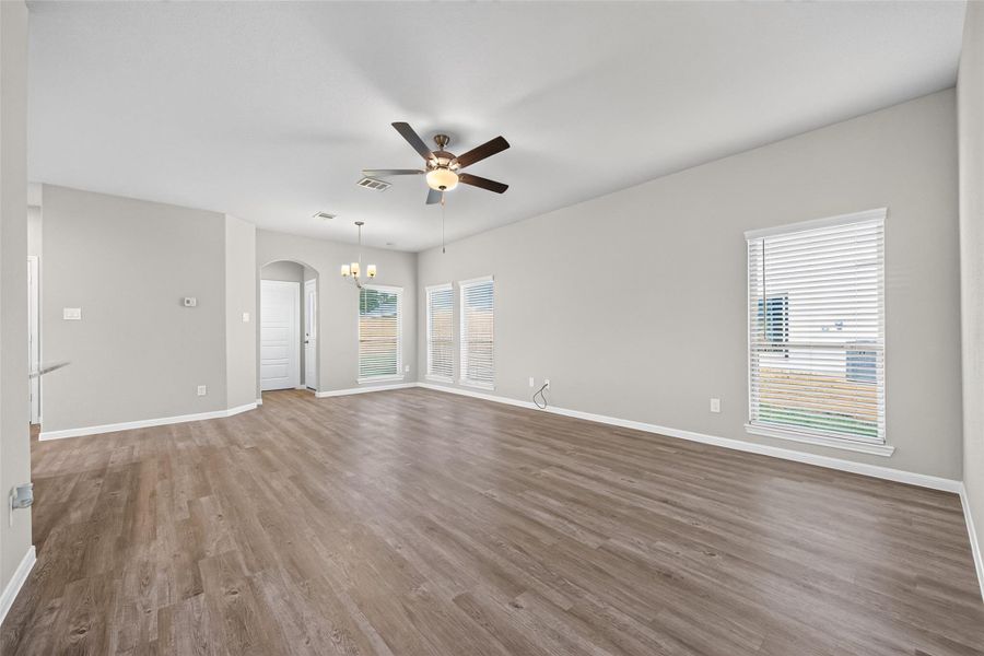 Spacious, unfurnished interior of a new home in Woodland Lakes, Huffman (Image 15).