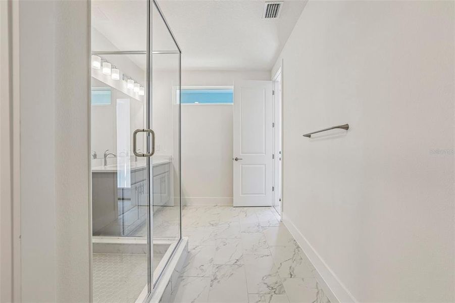Spacious, unfurnished interior of a new home in Lagoon Residences at Epperson, Wesley Chapel (Image 33).