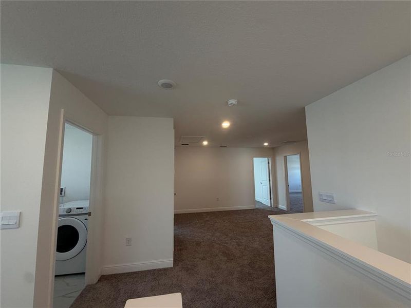 Spacious, unfurnished interior of a new home in Villa Pass, Mascotte (Image 38).