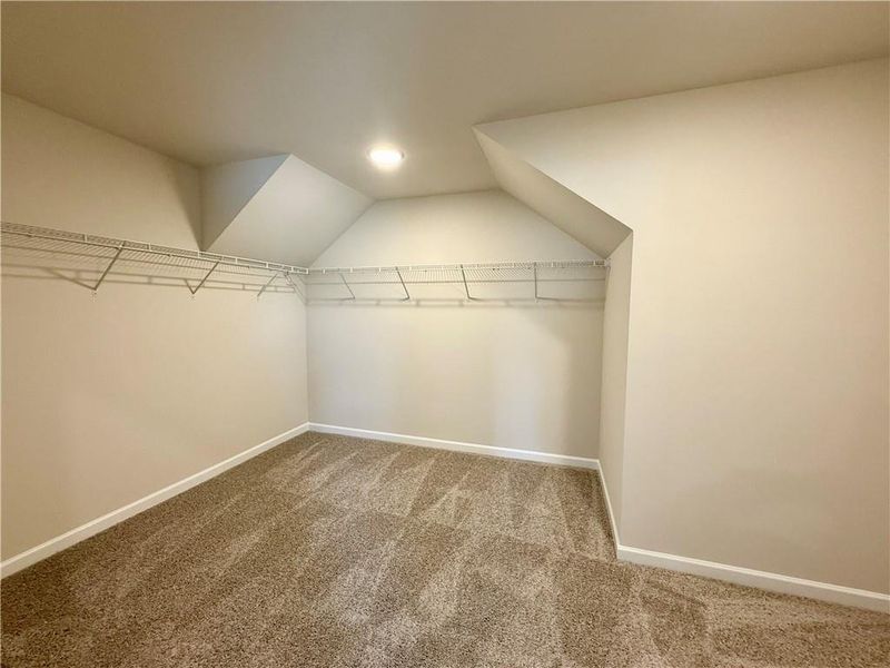 Spacious, unfurnished interior of a new home in , Buford (Image 9).