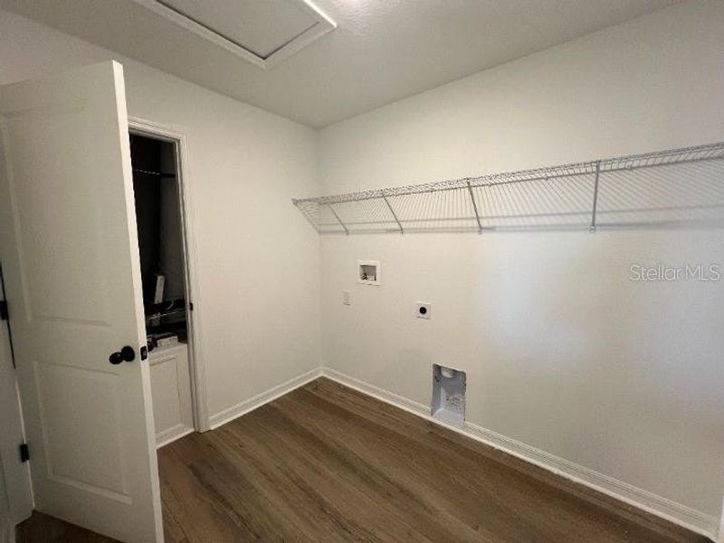 Spacious, unfurnished interior of a new home in Hawks Run, Kissimmee (Image 26). Spacious, unfurnished interior of a new home in Hawks Run, Kissimmee (Image 26).