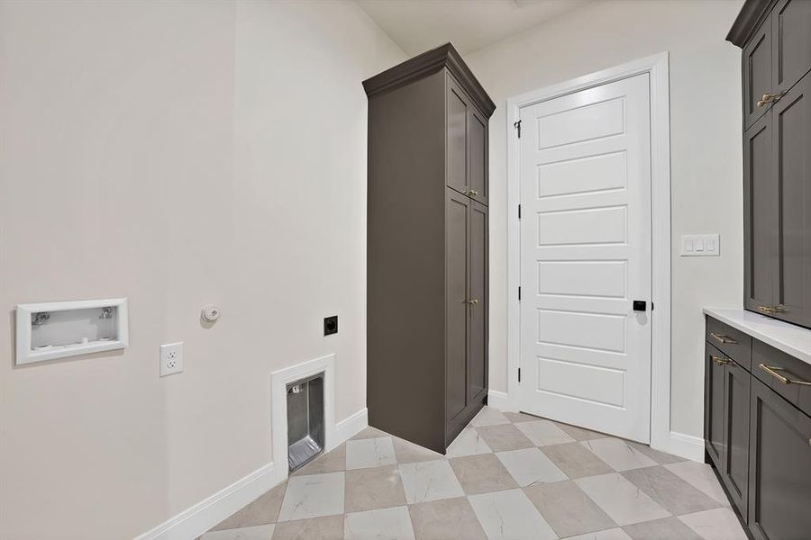 Furnished interior view inside a new home in Azalea Hollow, Midlothian (Image 28).